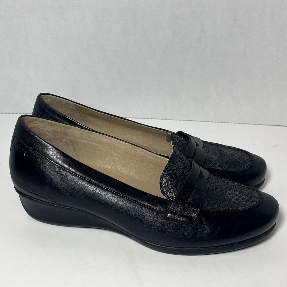 Ecco Black Women’s Size 9 Loafers